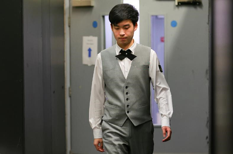 手硬碰硬 手硬碰硬